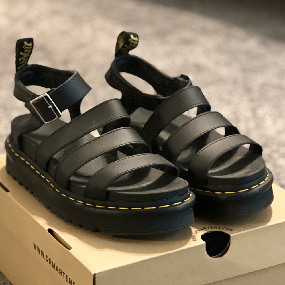 DR MARTENS Blaire Hydro Leather Strap Sandals - BLACK Women’s Size 9/UK 7/EU 41